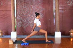 The Yoga Rescue Online Yoga Studio - Wayan Viqtim Vinyasa Flow for the Upper Body